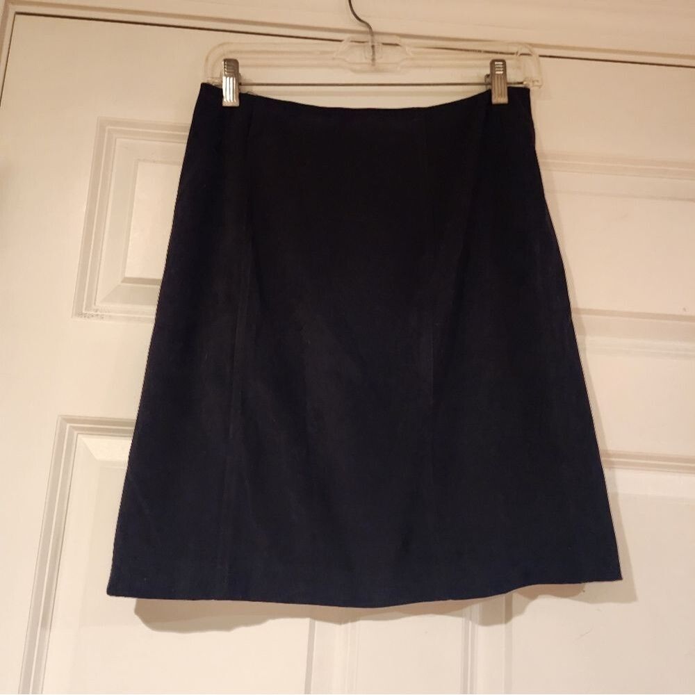 Cambridge Dry Goods soft black knee length skirt Size 8